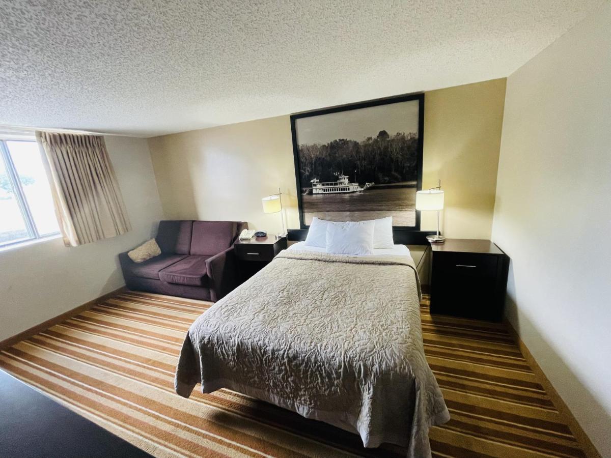 Super 8 By Wyndham Clear Lake Exterior photo